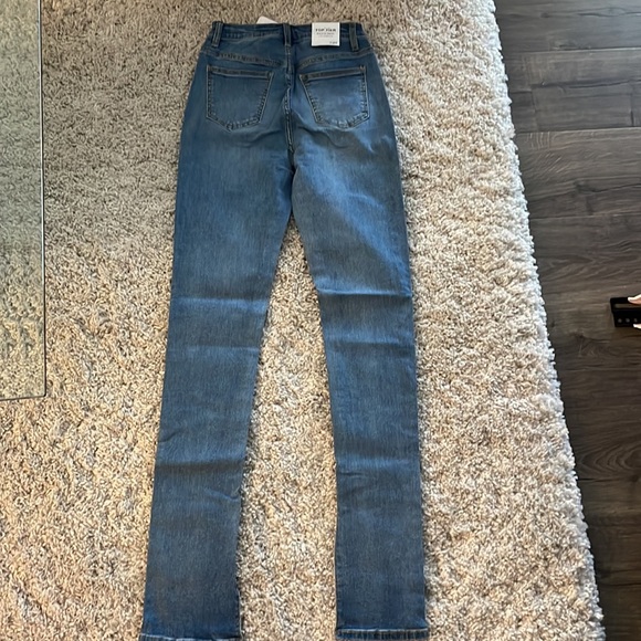 NWT Top Tier Hagar Slit Distressed Jeans Size 7/27 - Picture 7 of 8